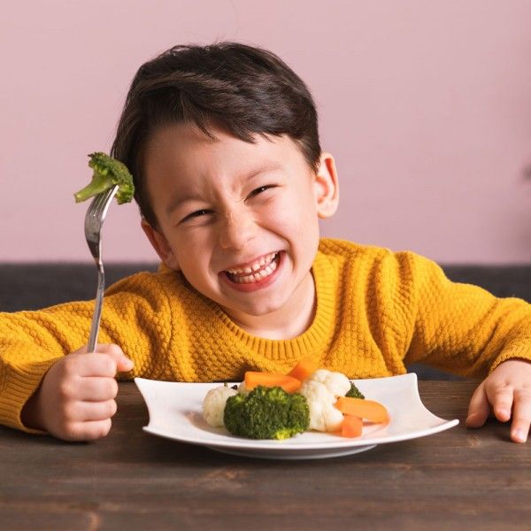 Nutrition After Tooth Extraction: What Should You Feed Your Child?